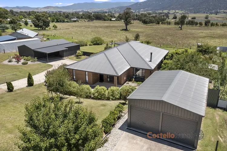13 Mildren Street, Corryong VIC 3707