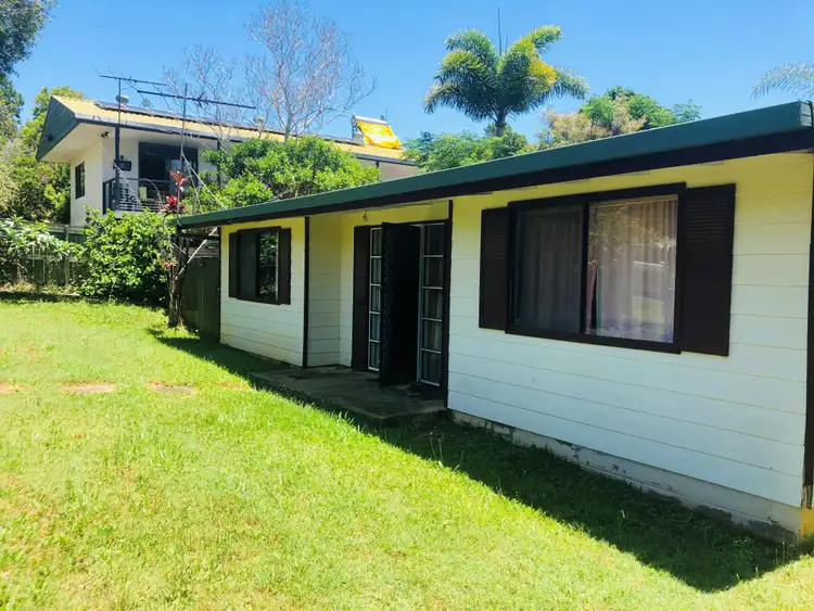27 Curlew St, Macleay Island QLD 4184