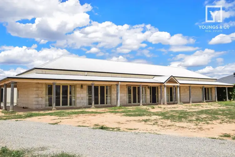 3 Latrobe Cres, Shepparton North VIC 3631