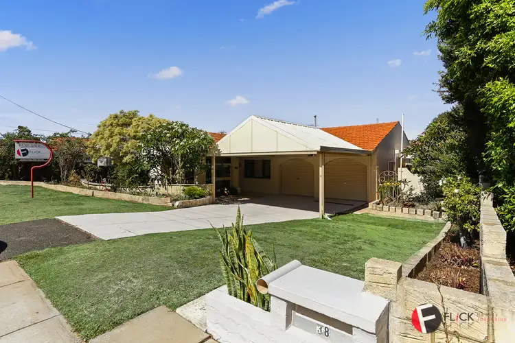 38 Glengarry Dr, Duncraig WA 6023