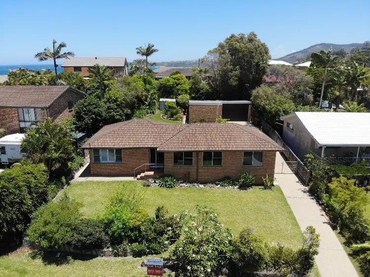 8 Alkina St, Sapphire Beach NSW 2450