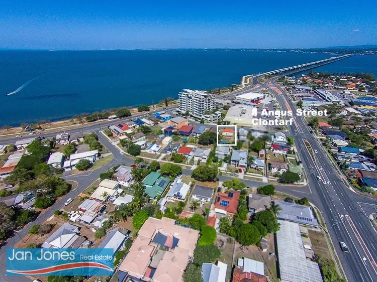 8 Angus St, Clontarf QLD 4019