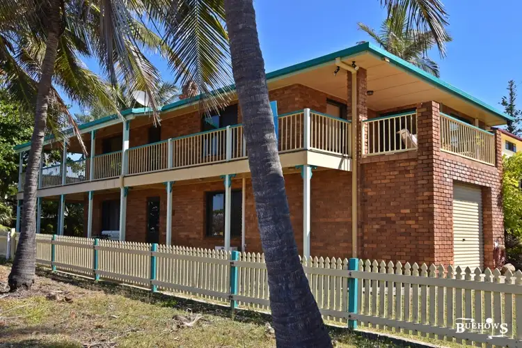4 McLeod St