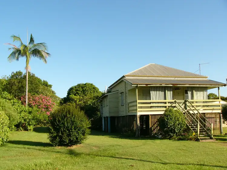 15 Blackbourn St, Granville QLD 4650