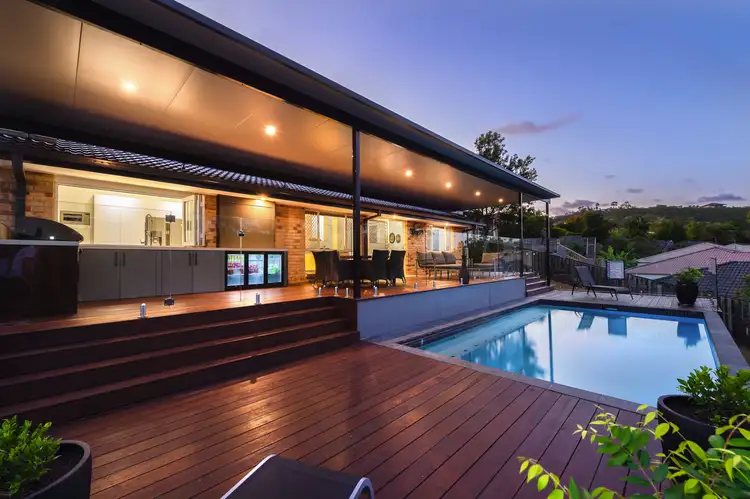 18 Bonin Cl, Pacific Pines QLD 4211