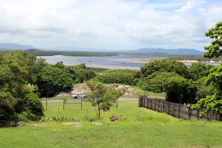 54 Helen St, Cooktown QLD 4895