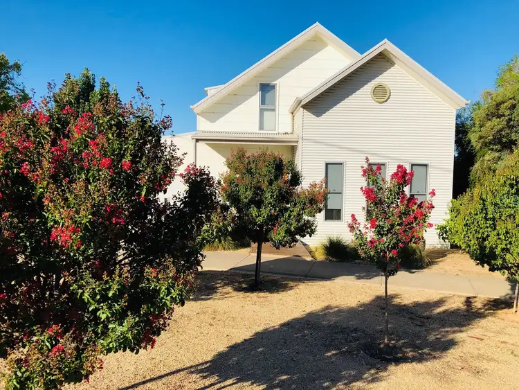 73A Napoleon Cres, White Hills VIC 3550
