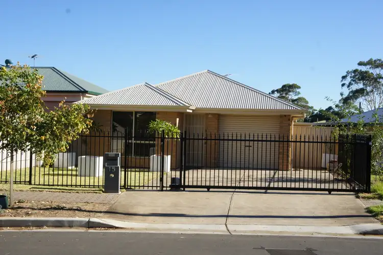 15 York St, Northfield SA 5085