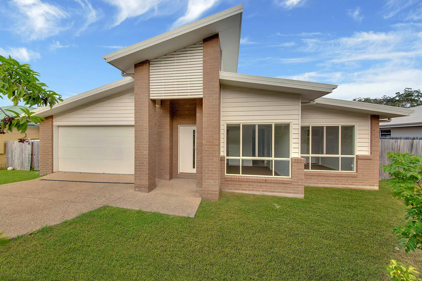 Main view of Homely house listing, 8 Oakdale Pl, Kirkwood QLD 4680