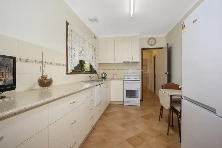 Fifth view of Homely unit listing, Unit 1/21 Reid St, Rutherglen VIC 3685