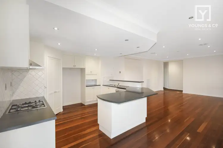 Third view of Homely house listing, 6 Maley Crt, Kialla VIC 3631