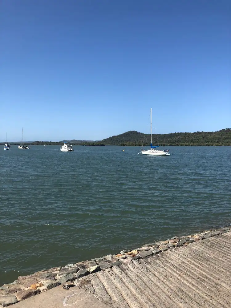 65 Waikiki Beach Rd, Russell Island QLD 4184