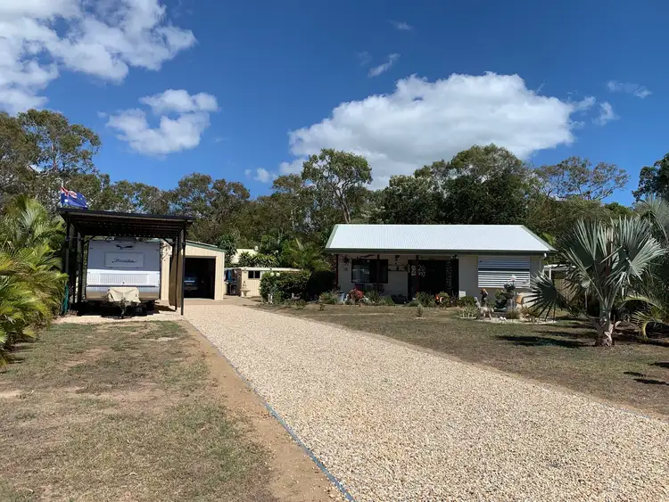 9 Castle Ct, Moore Park Beach QLD 4670