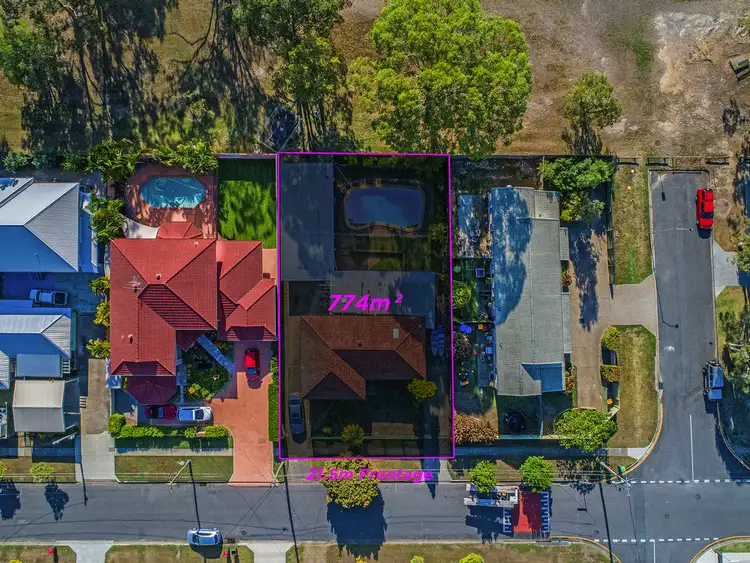 76 Pembroke St, Carina QLD 4152