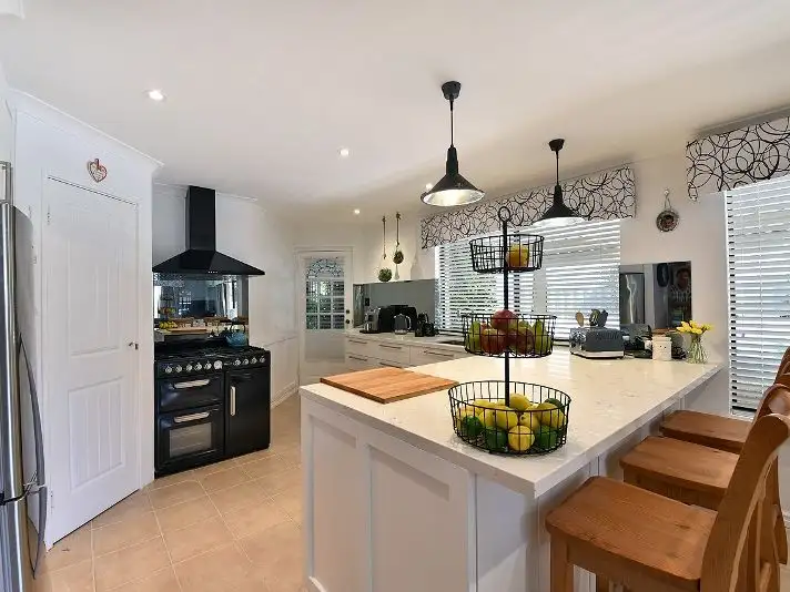 23 Camelot Grove, Carramar WA 6031