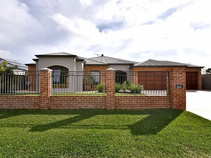 7 Kyby Place, Carramar WA 6031