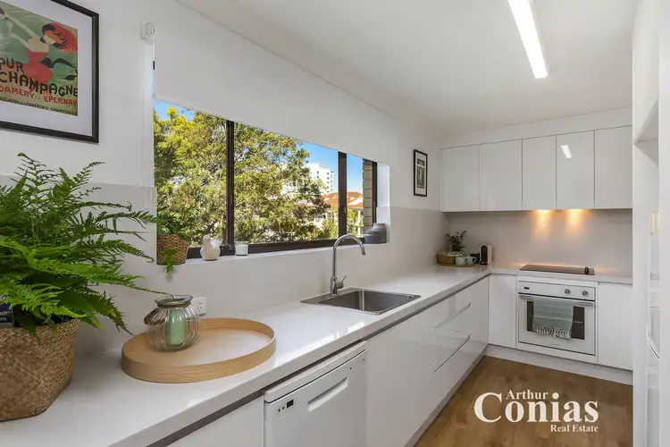Unit 6/4 Sheehan St, Milton QLD 4064