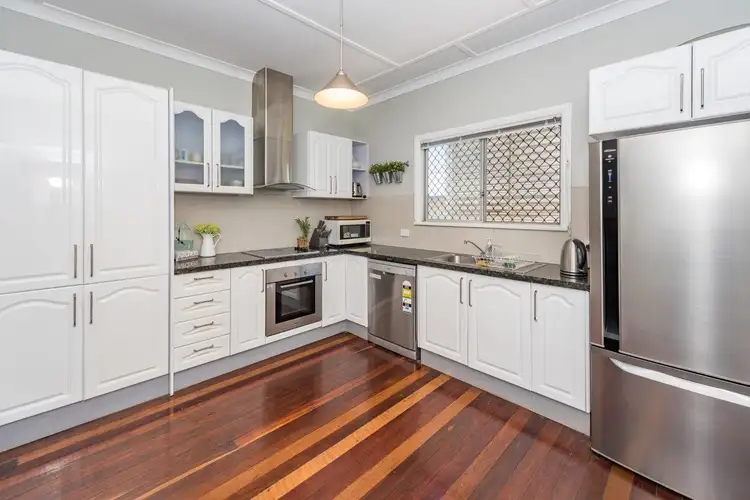 6 Moffatt St, Burnett Heads QLD 4670