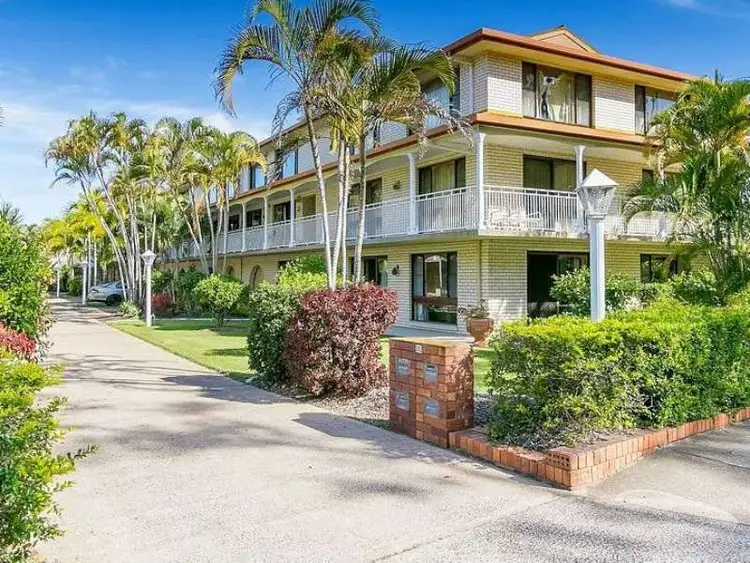 2/372 Charlton Esplanade, Scarness QLD 4655