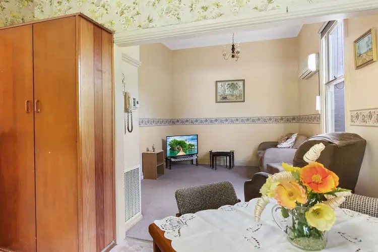 Second view of Homely house listing, 8 Atkinson St, Bendigo VIC 3550