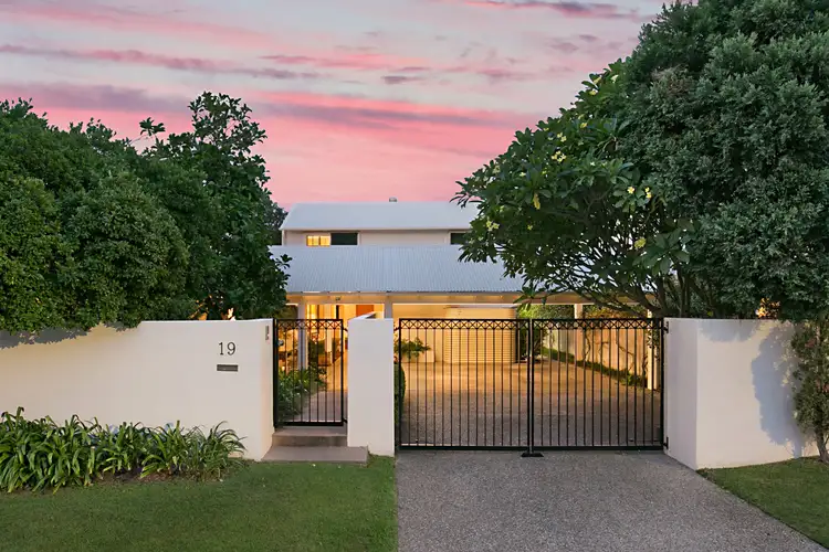 19 Mortlake Rd, Graceville QLD 4075
