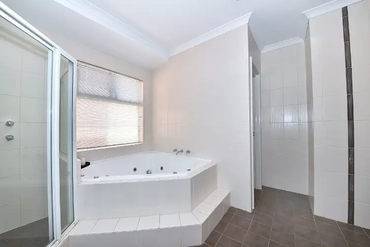 Fifth view of Homely house listing, 20 Fineview Crescent, Carramar WA 6031