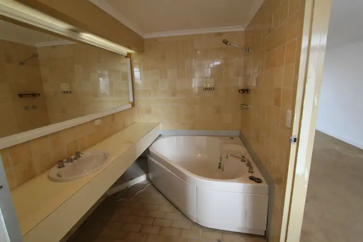 Fourth view of Homely unit listing, Unit 2/325 Nepean Highway, Frankston VIC 3199