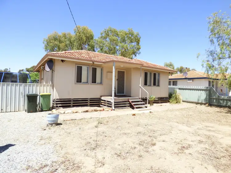 16 Boyd St, Merredin WA 6415