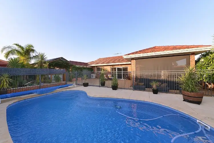 7 Yama Close, Carramar WA 6031
