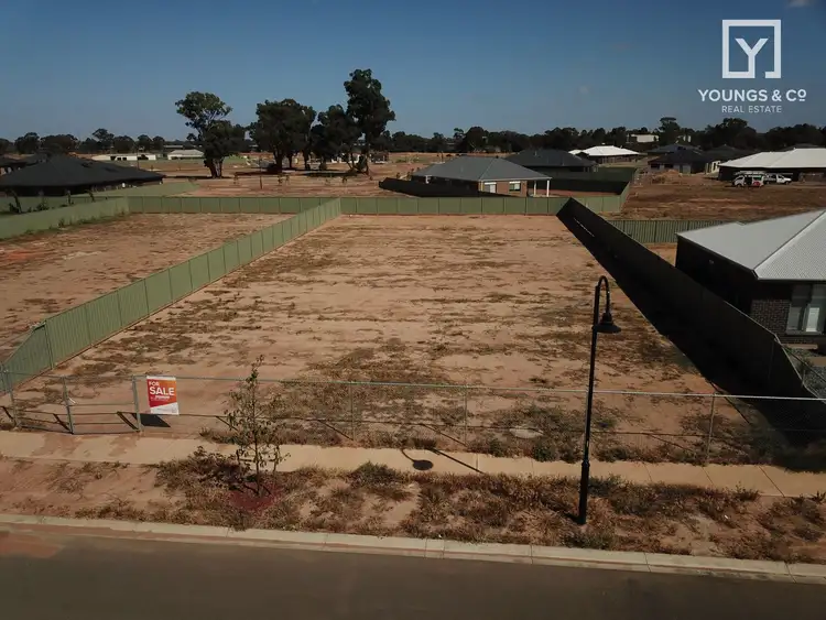 9 Cambridge Dr, Shepparton North VIC 3631