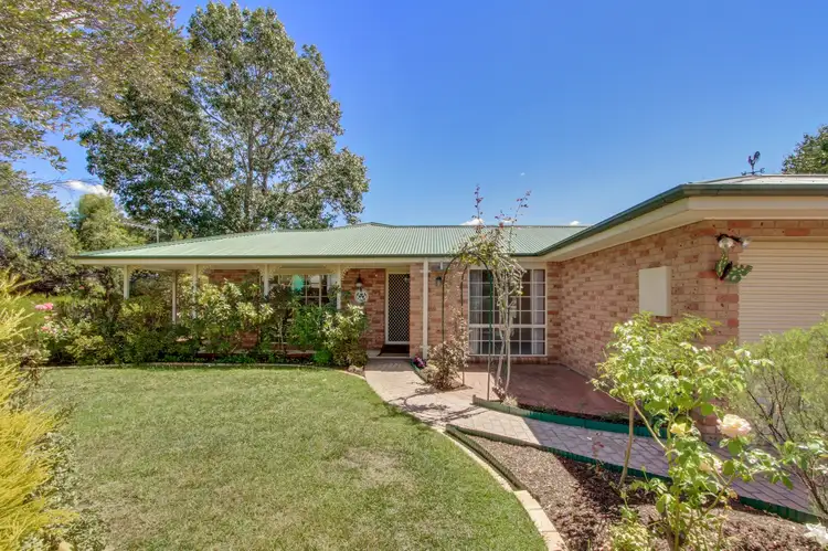 66 Clare Dennis Ave, Gordon ACT 2906