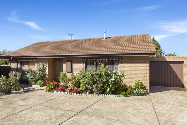 Unit 3/16 Creek St, Melton South VIC 3338