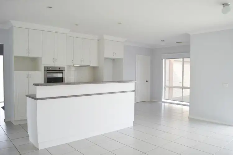 Second view of Homely townhouse listing, 10 Sundale Rd, Traralgon VIC 3844