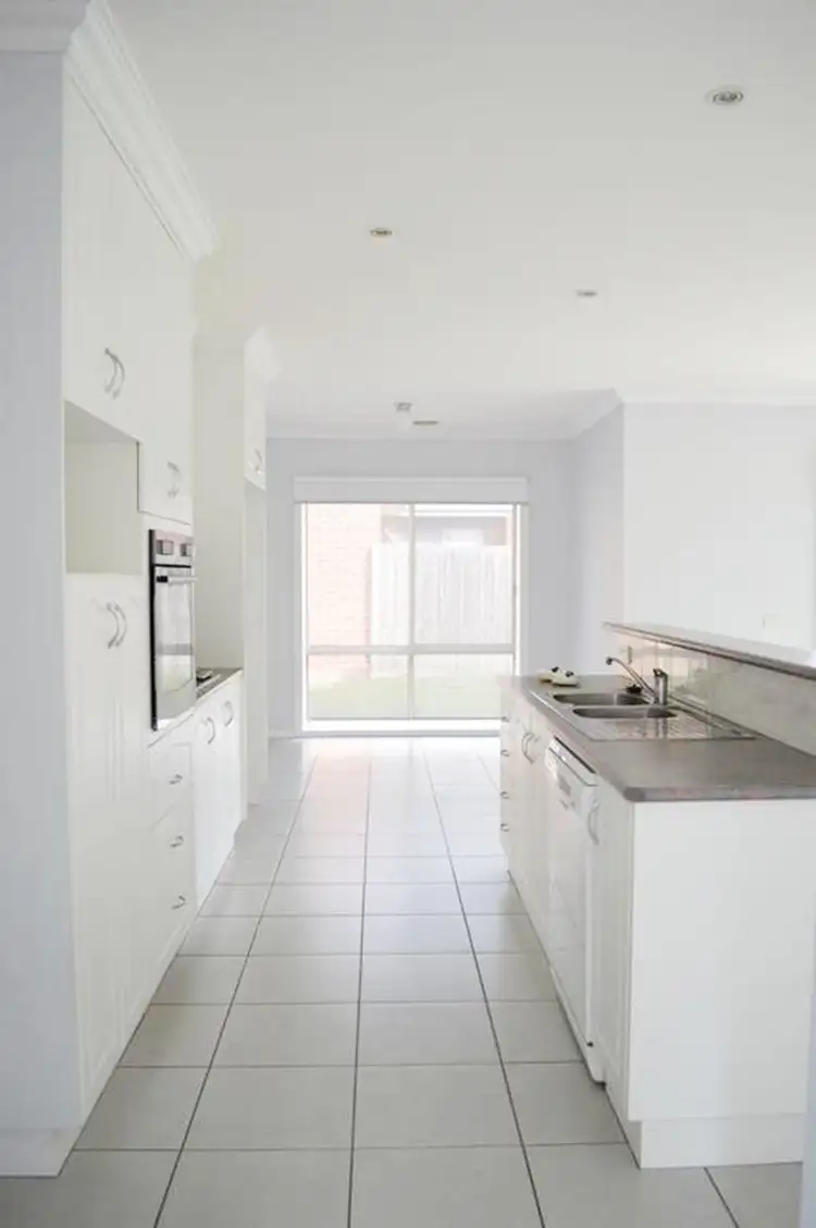 Third view of Homely townhouse listing, 10 Sundale Rd, Traralgon VIC 3844