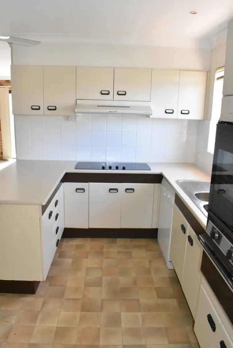 Sixth view of Homely unit listing, Unit 7/394 Esplanade, Torquay QLD 4655