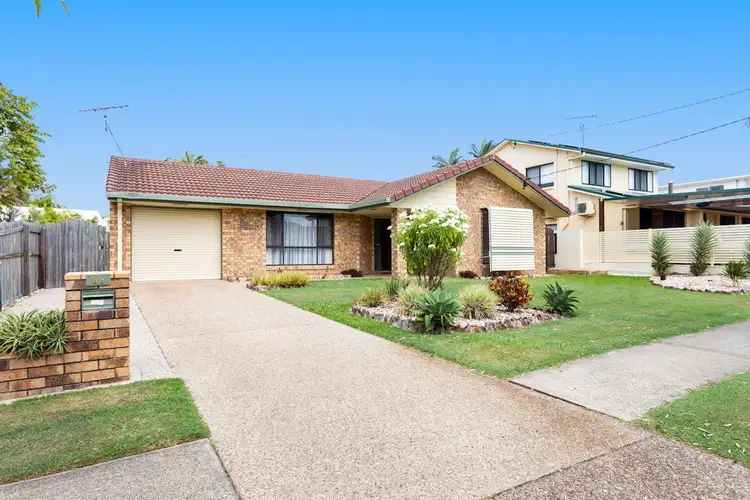 88 Palm Dr, Mooloolaba QLD 4557