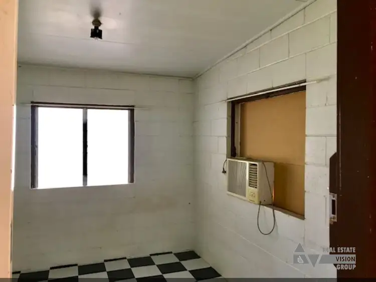 Sixth view of Homely semi-detached listing, 20 Curt St, Emerald QLD 4720