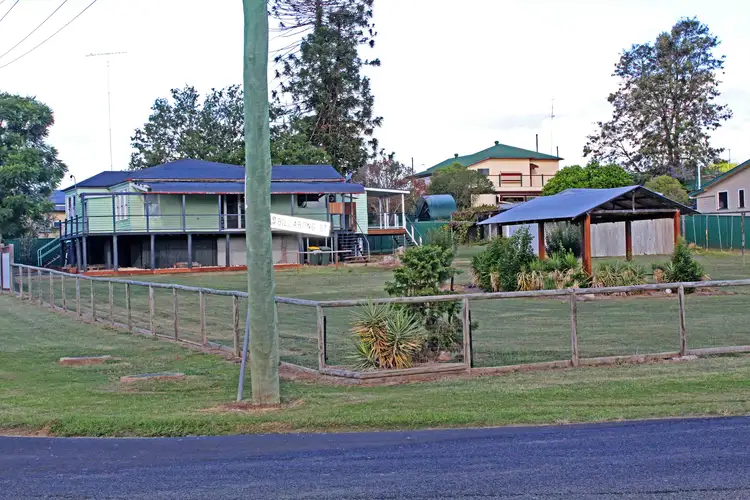 42 Albert St, Warwick QLD 4370