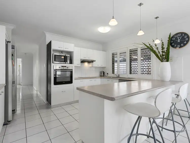 Fifth view of Homely house listing, 2 Sunnyvale Pl, Belmont QLD 4153