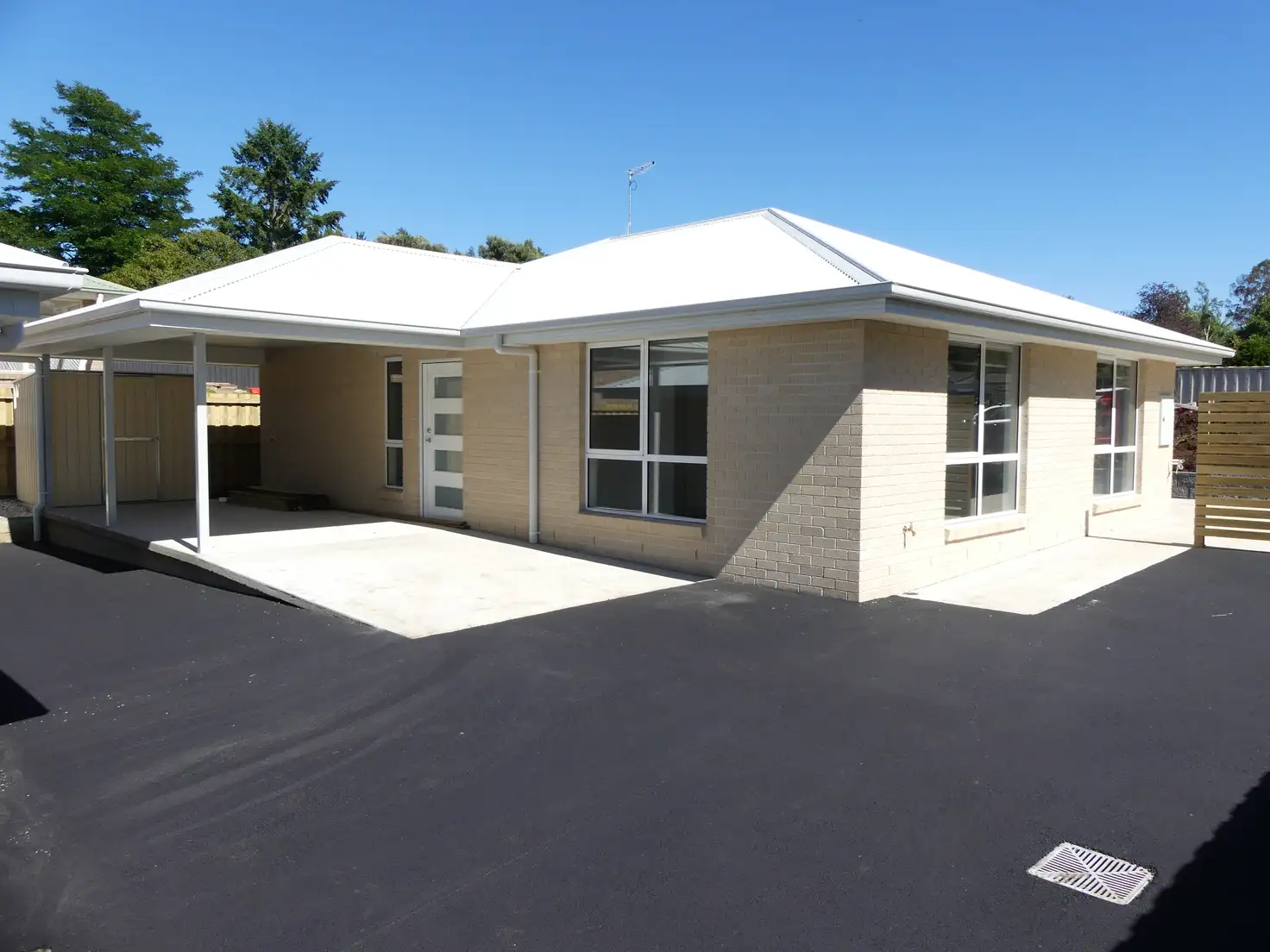Main view of Homely unit listing, Unit 1/11 Tower Hill St, Deloraine TAS 7304