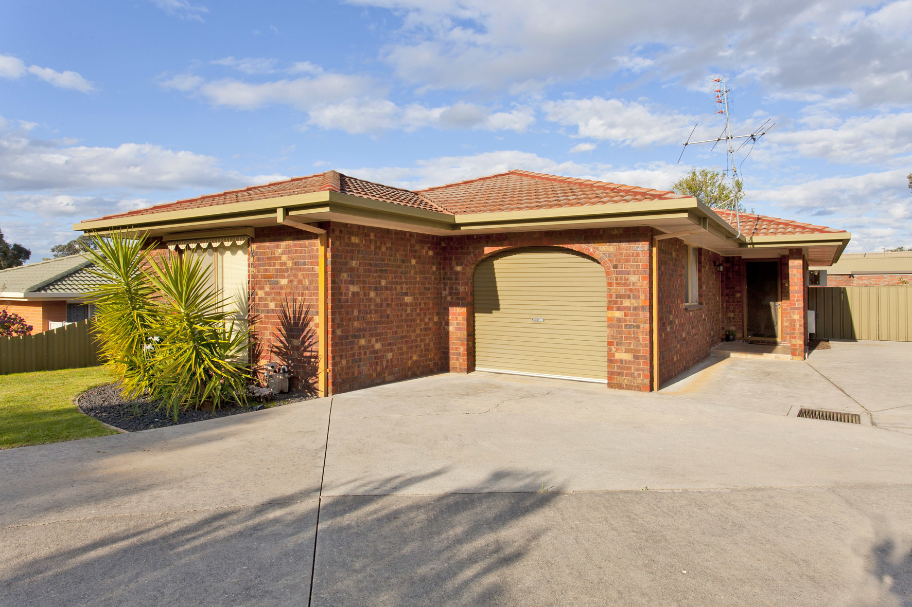 Main view of Homely unit listing, Unit 1/28 Harvey Ct, Glenroy NSW 2640