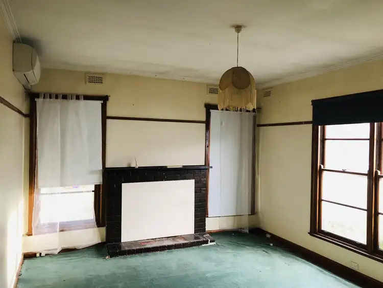 Second view of Homely house listing, 10 Magpie St, North Bendigo VIC 3550