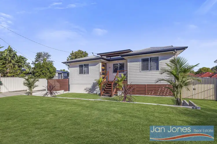 6 Dale Street, Clontarf QLD 4019