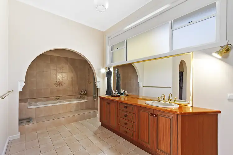 Seventh view of Homely house listing, 10 Mountain View Ct, Maffra VIC 3860