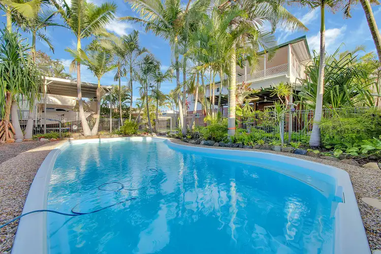 8 Kin Kora Dr, Kin Kora QLD 4680