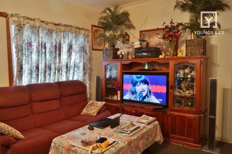 Second view of Homely unit listing, 27 Mackellar Cres, Mooroopna VIC 3629