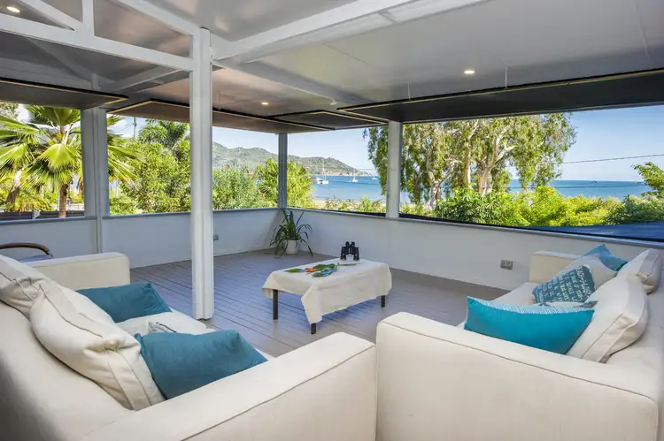 6 Henry Lawson St, Horseshoe Bay QLD 4819