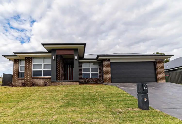 20 Buckland Dr, Orange NSW 2800