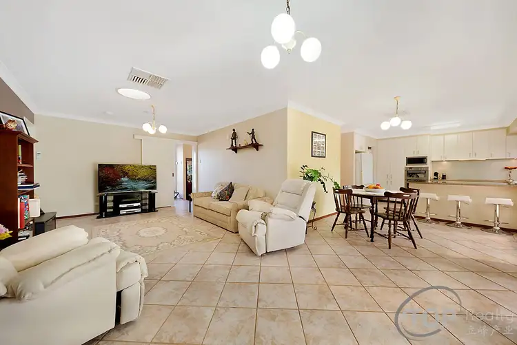 Sixth view of Homely house listing, 10 Kirn Cl, Willetton WA 6155