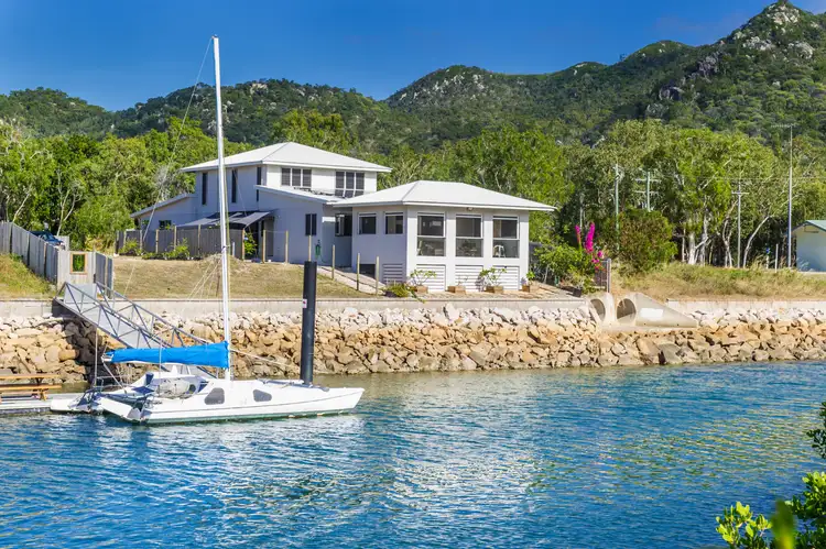 22C The Esplanade, Nelly Bay QLD 4819